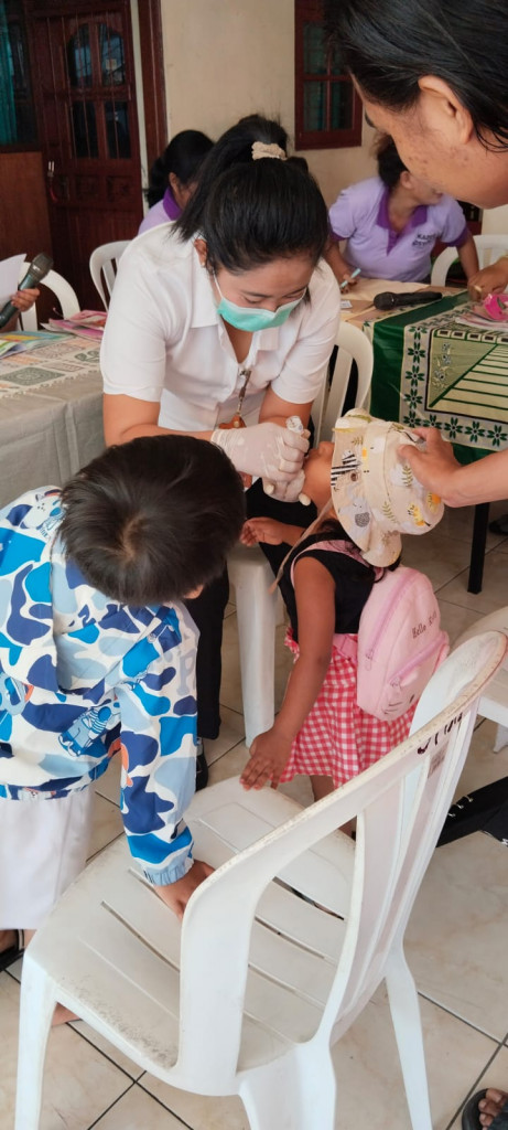 KEGIATAN PIN POLIO DOSIS KE 2 DI BANJAR GEDE KELURAHAN ABIANBASE